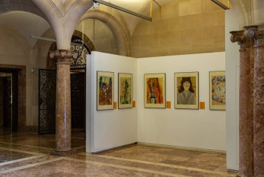 Palau Mart Müzesi 'ndeki sanat galerisinin resmi..