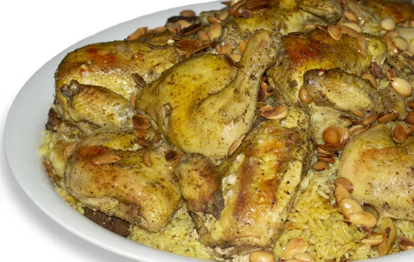 Köstliche Würzige Huhn Biryani Weißen Teller Isoliert Auf Weißem Hintergrund — Stockfoto