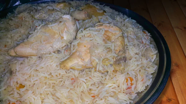 Madghout Dish Consisting Rice Chicken Meat Cooked Using Pressure Cooker — стокове фото