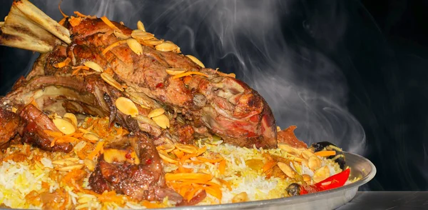 Mandi Piatto Tradizionale Yemenita Base Carne Riso Spezie Ora Molto — Foto Stock