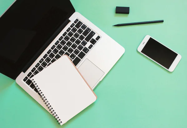 Werkruimte Bureau met laptop — Stockfoto