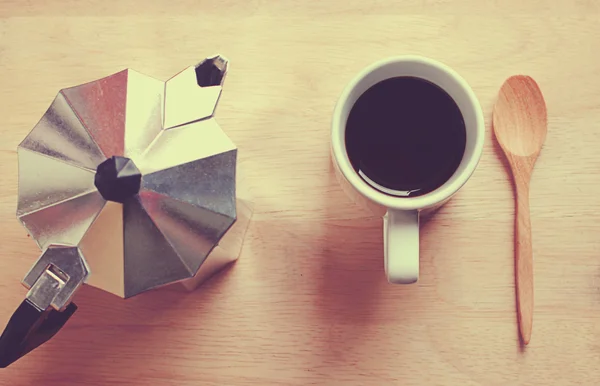 Hot coffee and moka pot — Stock Photo, Image