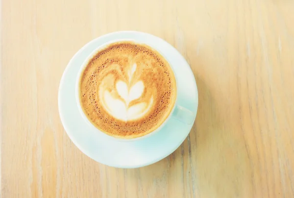 Чашка художественного латте или кофе с капучино — стоковое фото