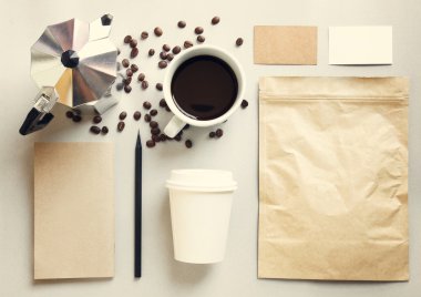 Kahve markalaşma mockup seti