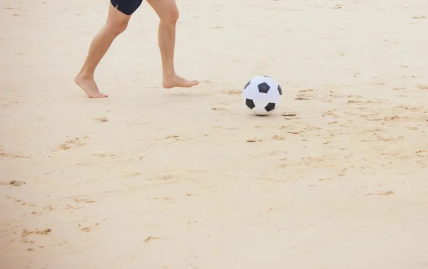 Man spelen voetbal — Stockfoto