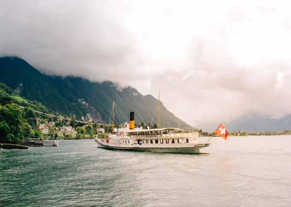 Cruise boot La Suisse — Stockfoto