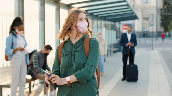 Camera Approaching Young Pretty Caucasian Positive Woman Standing Passport City — Fotografia de Stock