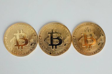 Kripto para birimi konsepti. Altın bitcoin para beyaz arka planda izole. Bitcoin parası. Bitcoin Kripto para birimi, BTC.