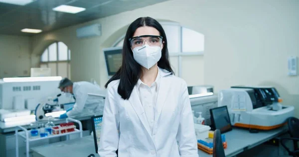 Portrait Pretty Caucasian Young Female Doctor Scientist White Coat Mask — Zdjęcie stockowe