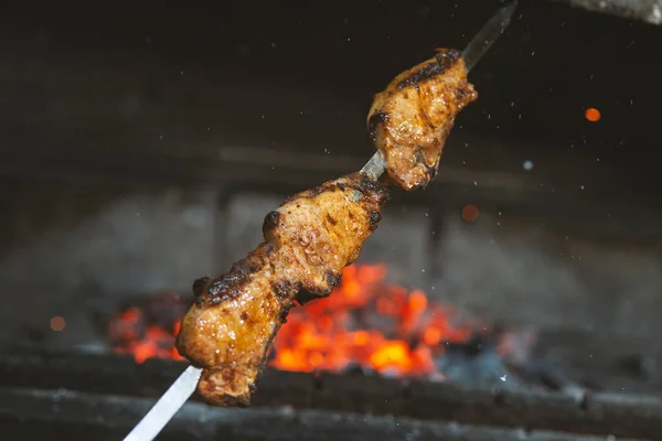 Kaukasischer Grill Mit Fleisch Spieß Dönerspieß Vom Schwein — Stockfoto