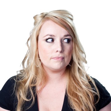 Genç sarışın kadın uzak arıyor