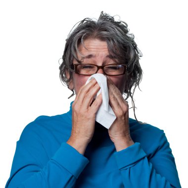 Yaşlı kadın hapşırma