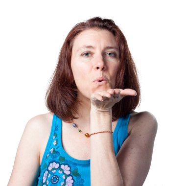 Bir öpücük yollayan kadın