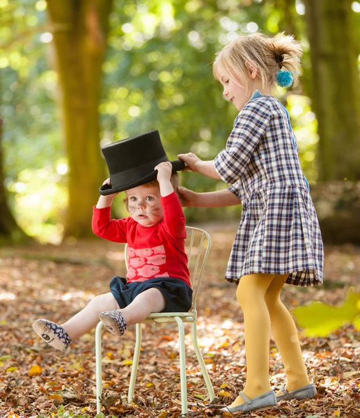 Children at a woodland party — Stock Photo, Image