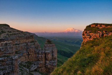 View of Elbrus from the Bermamyt plateau at dawn.