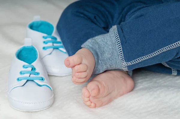 Piedi e scarpe per bambini — Foto Stock