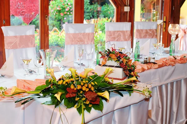 Autumn cake decorated for wedding — Stock Photo, Image