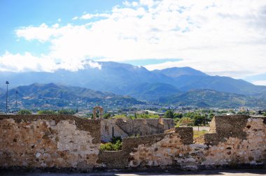 Doğal yaz dağ manzaralı Patra, Yunanistan