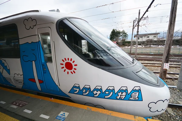 Kawaguchiko, Japonia - marca 16,2016 - "Fujikyu express" jest cięcie — Zdjęcie stockowe