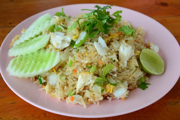 Arroz frito com carne de caranguejo., Estilo tailandês — Fotografia de Stock