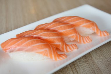 somon nigiri