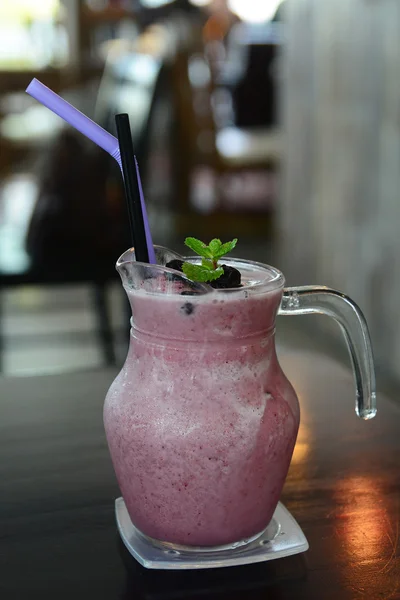 Cold fresh smoothie with blueberries — Stock Photo, Image