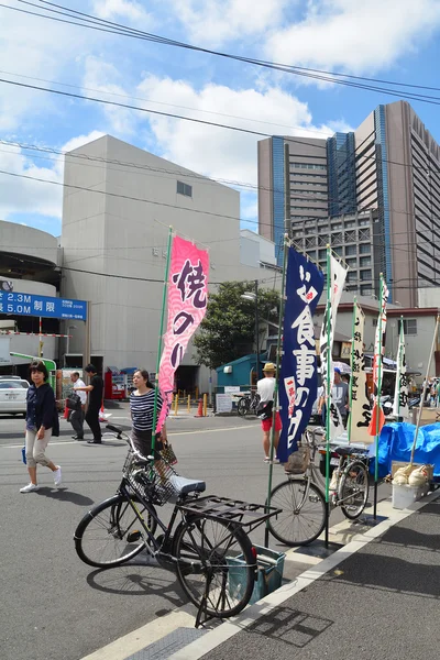 Tokió, Tsukiji japán - augusztus 18., 2015 - a Tsukiji halpiac th — Stock Fotó