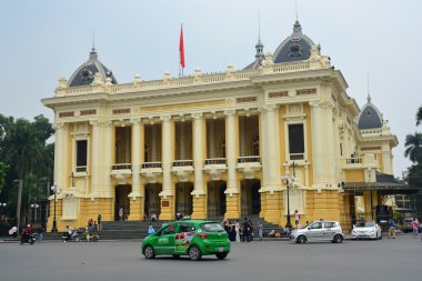 Hanoi, Vietnam - Ekim 25,2015: Hanoi Opera Binası