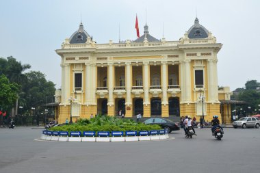 Hanoi, Vietnam - Ekim 25,2015: Hanoi Opera Binası