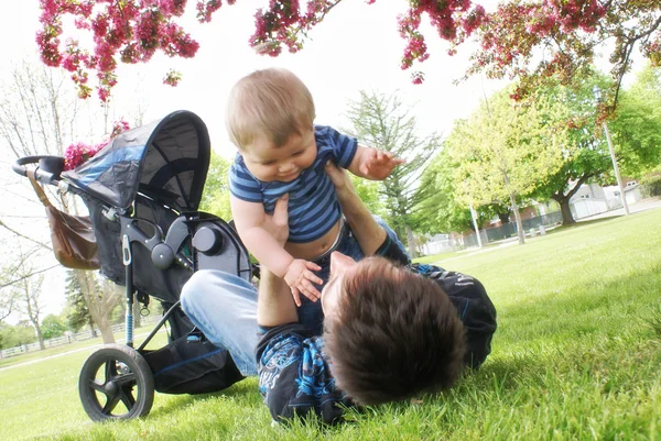 Amor paternal con el hijo —  Fotos de Stock