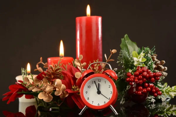 Uma Cena Festiva Com Despertador Para Temporada Natal — Fotografia de Stock