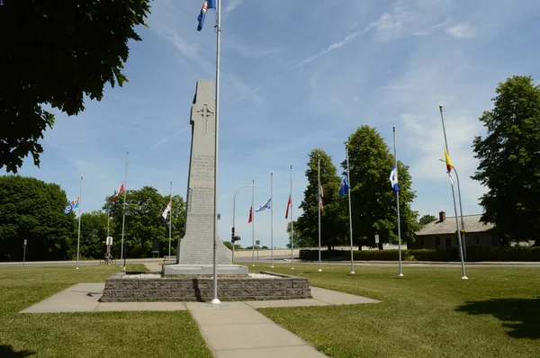 Smiths Falls Ontario June 2021 Canadian War Memorial Site Flags — Stock fotografie