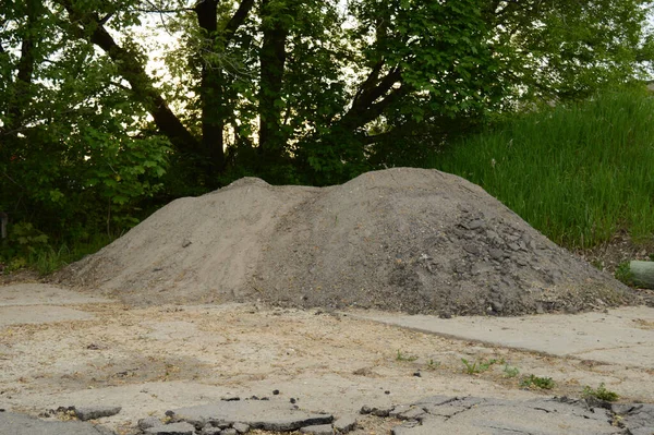 Mucchio Sporco Raccolto Spazzando Strade Conservato Parcheggio Sul Retro — Foto Stock