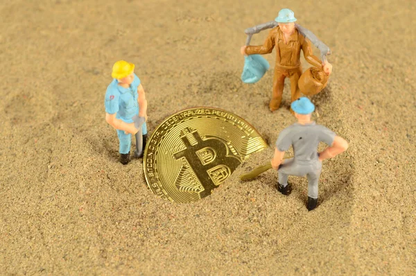 Unos Buenos Mineros Mina Para Bitcoin Crptocurrency Esta Imagen Conceptual Fotos De Stock