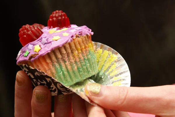 Deleitando Cupcake —  Fotos de Stock