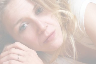 Hülyalı bakışları