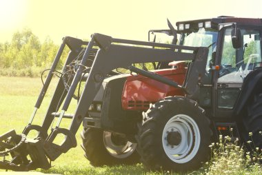 çiftçiler traktörkayalar su akışı
