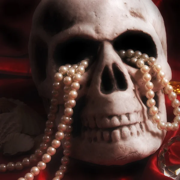 Skull and Treasure — Stock Photo, Image