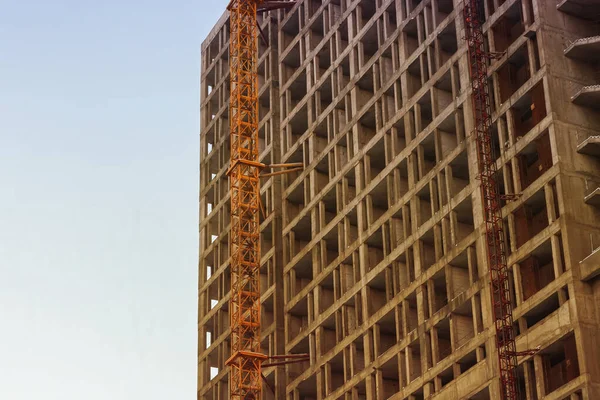 Bouw Van Appartementen Cementbasis Tegen Lucht — Stockfoto