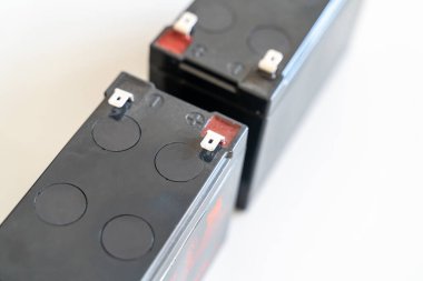 Pil, çalışan sunucular için kesintisiz güç tedarik ekipmanının bir parçası