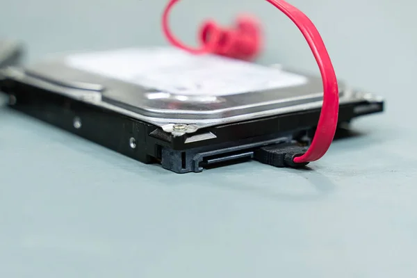 Hdd Disk Červený Drát Sata Světlém Pozadí Datové Úložiště — Stock fotografie