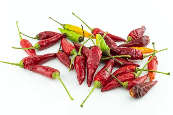 Chili Peppar Mörkröd Och Gröna Kryddor Asiatiska Isolerad Bakgrund — Stockfoto