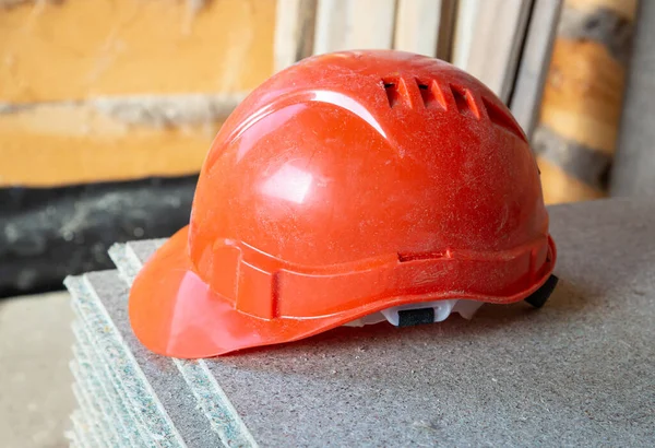 Helmet Orange Protective Equipment Builder Wooden Surface — Stock Photo, Image