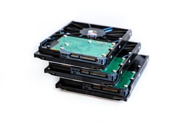 Yeşil mikroçipli hdd diski veri depolama, veritabanı oluşturma