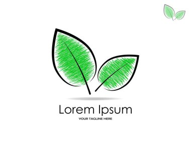 Yeşil yapraklı ağaç ve kökler güzel ve ferahlatıcı görünüyor. Ağaç ve kökler LOGO biçimi.