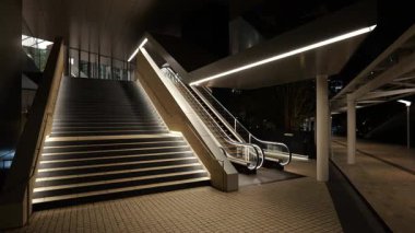 Mavi Cephe Shibaura Gece Manzarası, Japonya Tokyo Eylül 2025