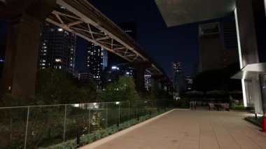 Mavi Cephe Shibaura Gece Manzarası, Japonya Tokyo Eylül 2025