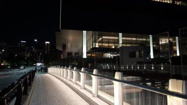 Mavi Cephe Shibaura Gece Manzarası, Japonya Tokyo Eylül 2025