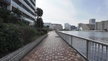 Japonya 'da nehir kenarı gezinti güvertesi 2024