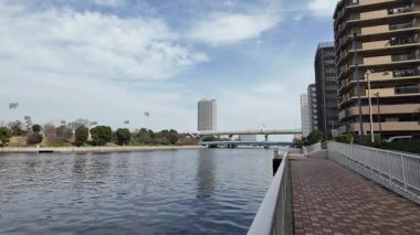 Japonya 'da nehir kenarı gezinti güvertesi 2024